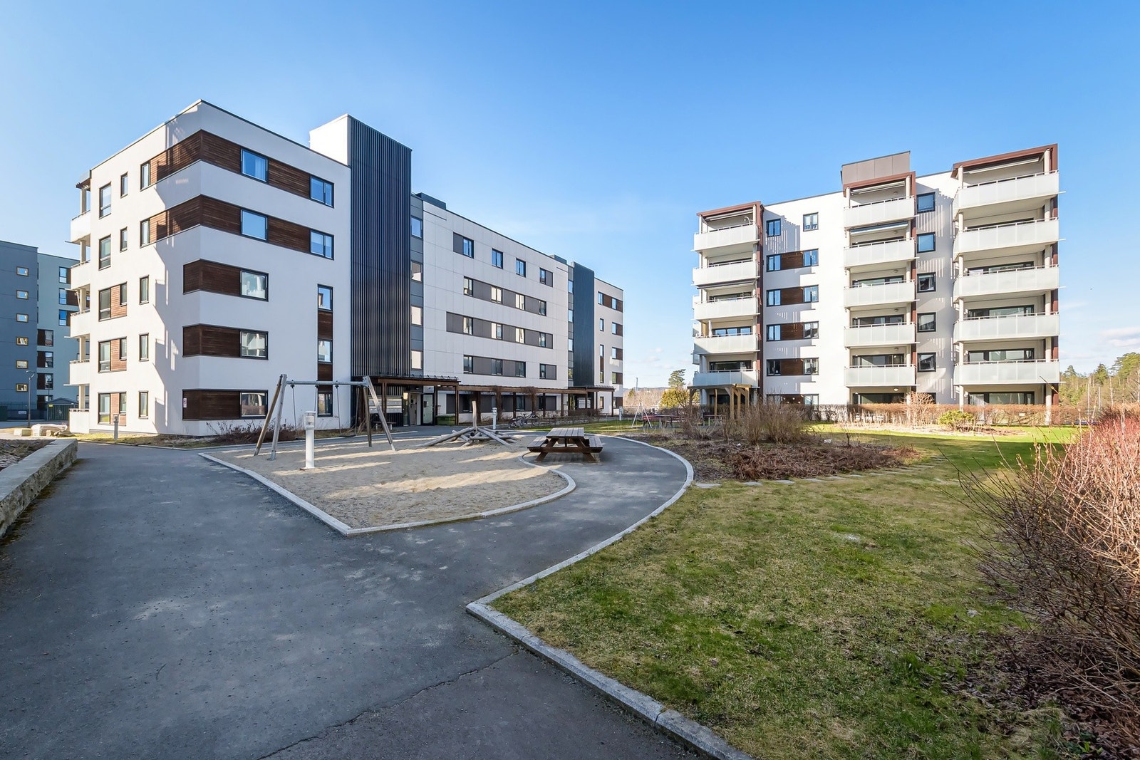 Her bor du i et veldrevet sameie med moderne fasiliteter og trivelige omgivelser. Galleribilde