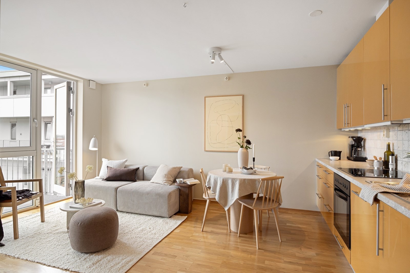 Leiligheten har internett via fiber fra OBOS OpenNet - dette er inkludert i felleskostnadene. Galleribilde