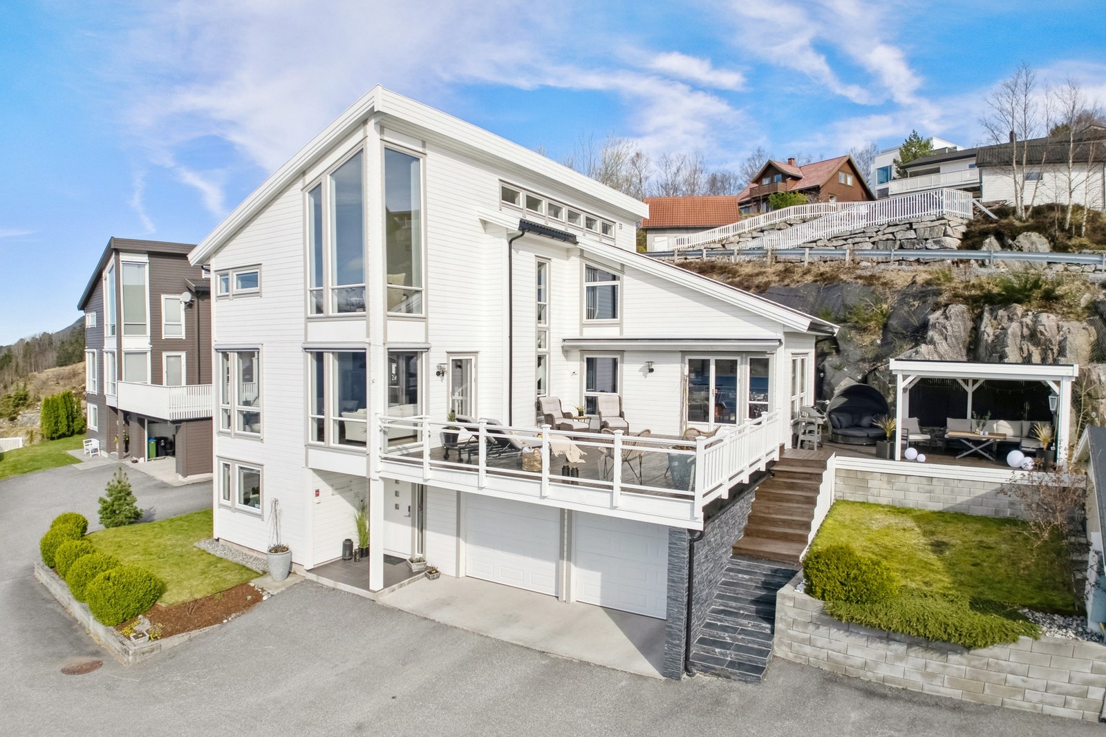 Denne flotte og unike eiendommen kan bli din! Galleribilde