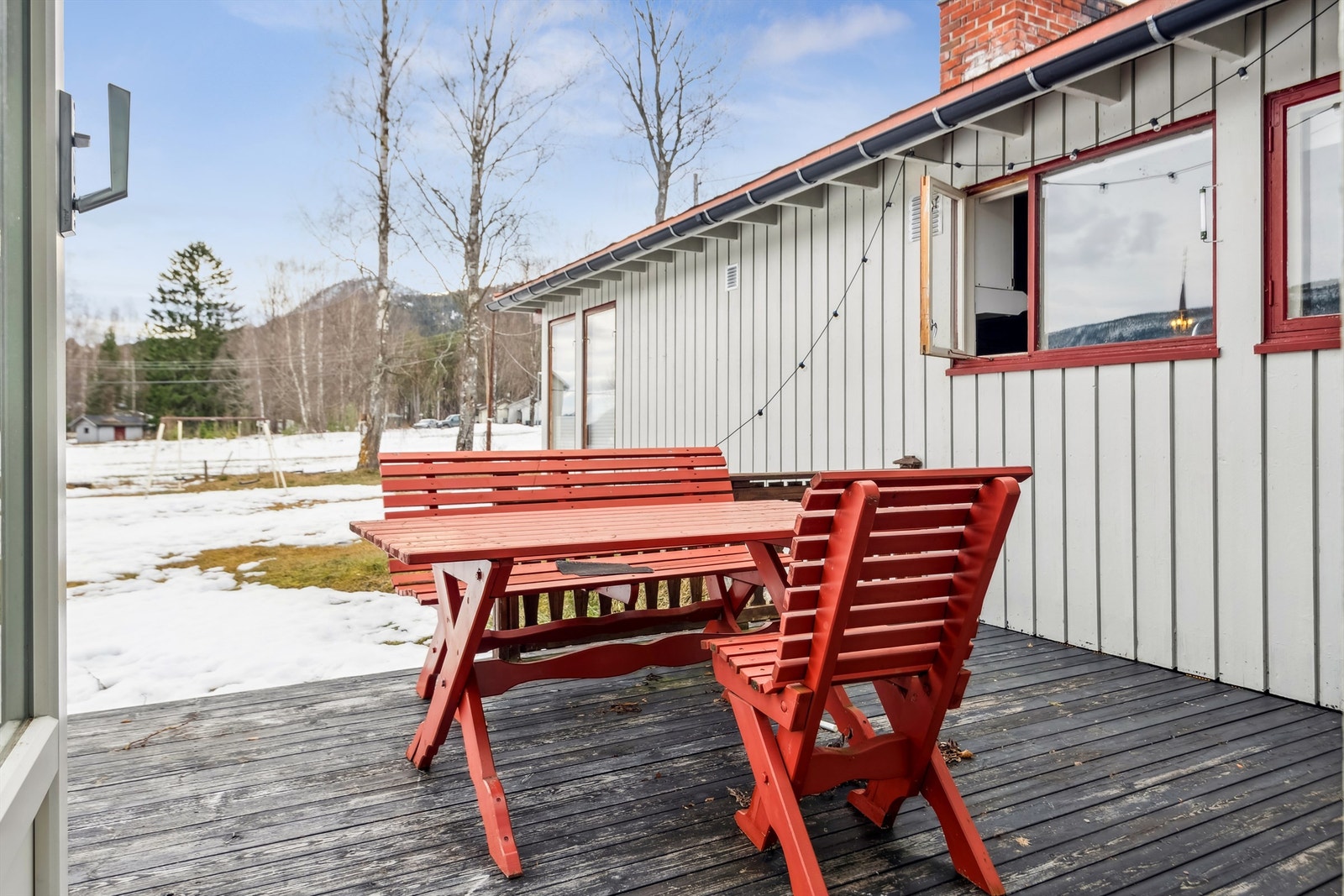 Veranda med plass for hagemøblement Galleribilde