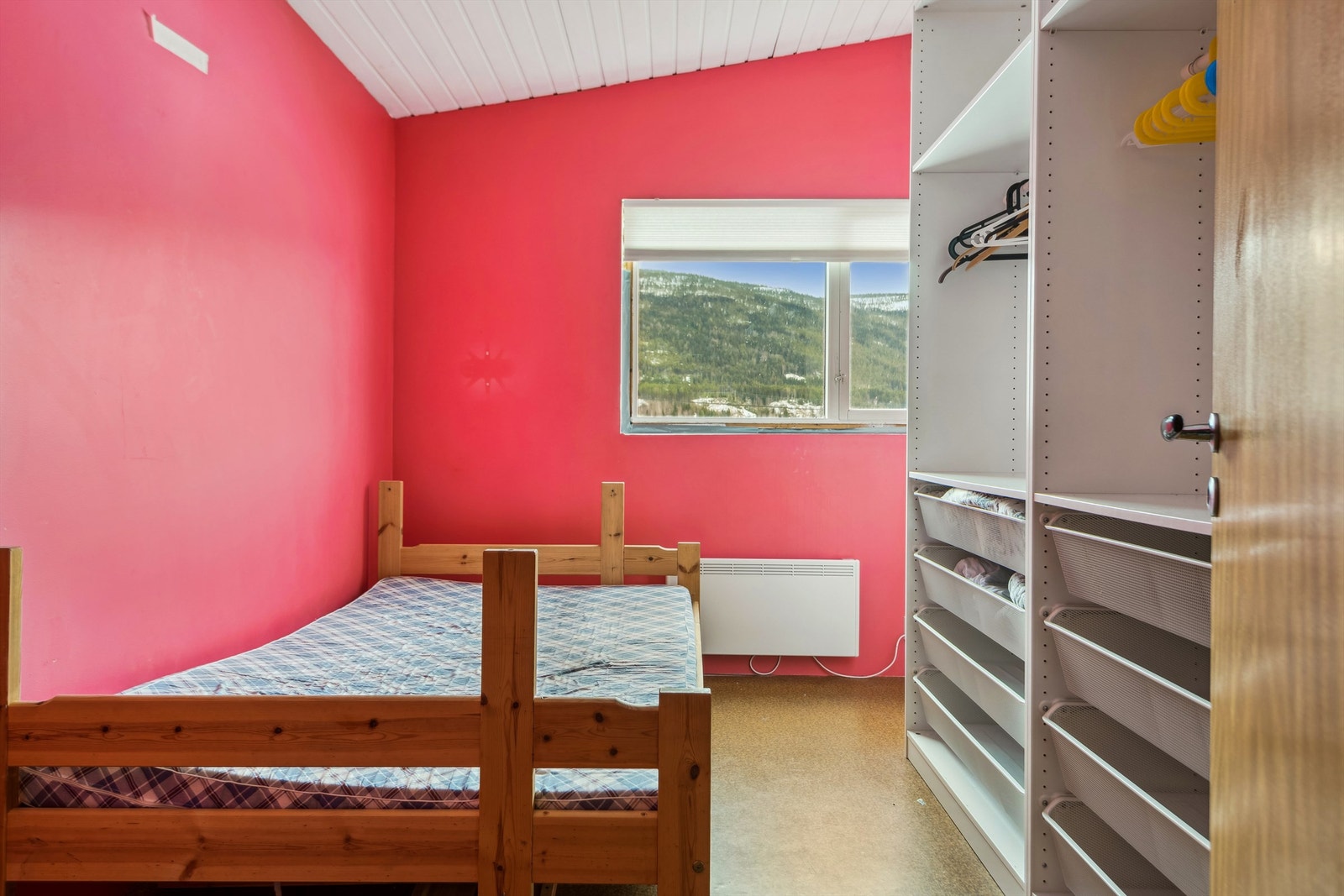 Soverom 4 med garderobeløsning Galleribilde