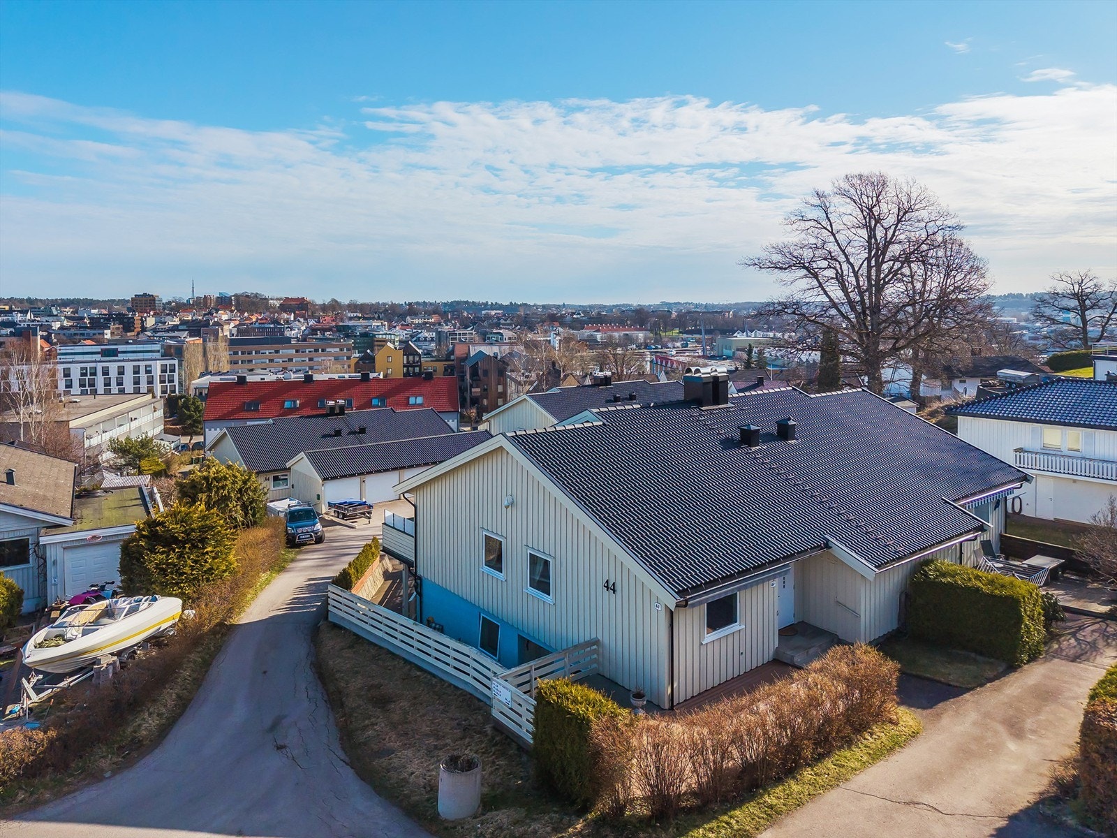 Hyggelige terrasse på to sider av leiligheten. Galleribilde