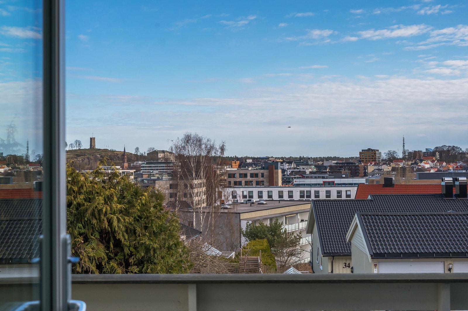 Utsikt fra kjøkkenet/balkongen. Galleribilde