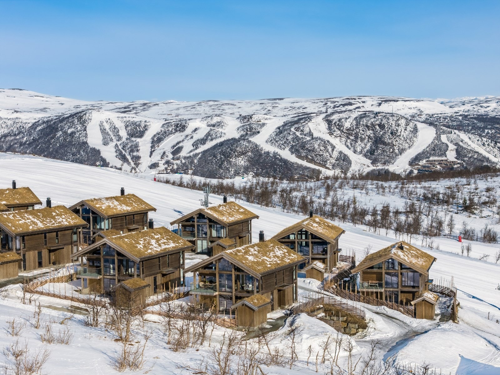 Kikut Chalet ligger midt i alpinbakken, og har direkte adkomst til langrennsløypene..jpg Galleribilde