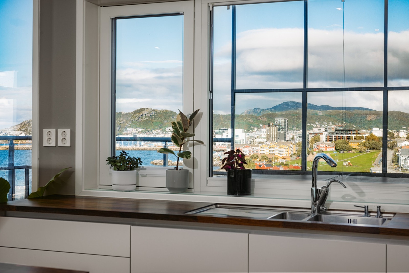 Benkeplatene er i høy kvalitet, noe som både gir et estetisk vakkert uttrykk Galleribilde