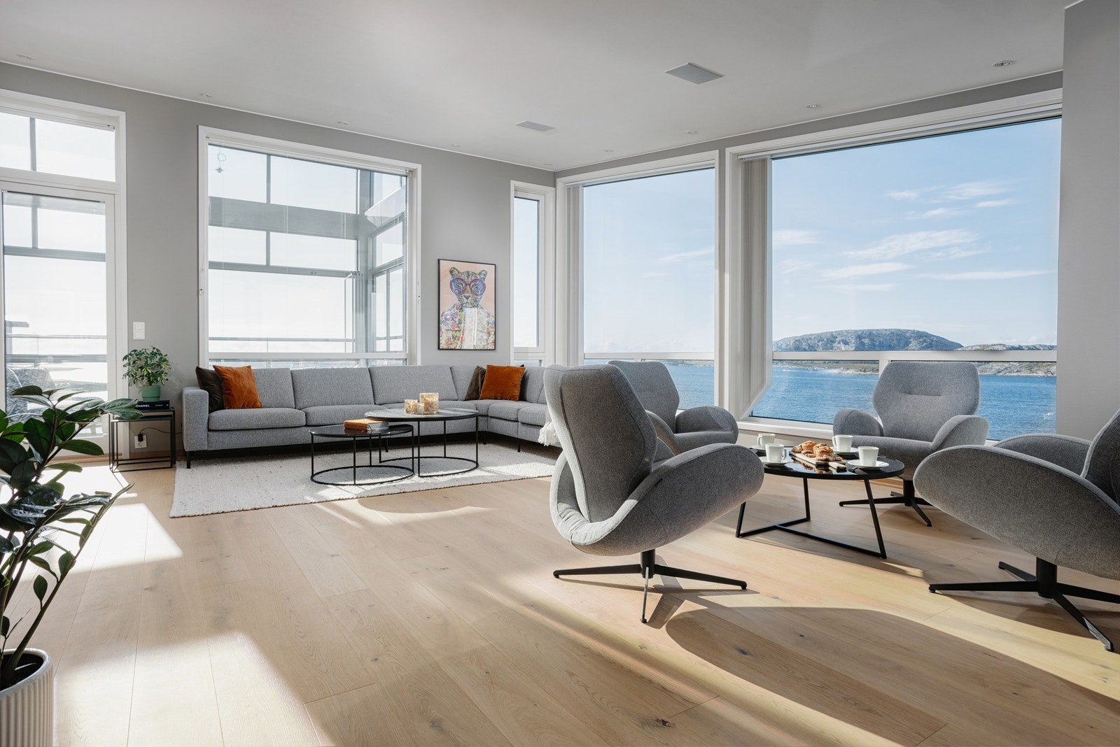 Toppetasje med panoramautsikt mot havet, Landegode og innseilingen til Bodø Galleribilde