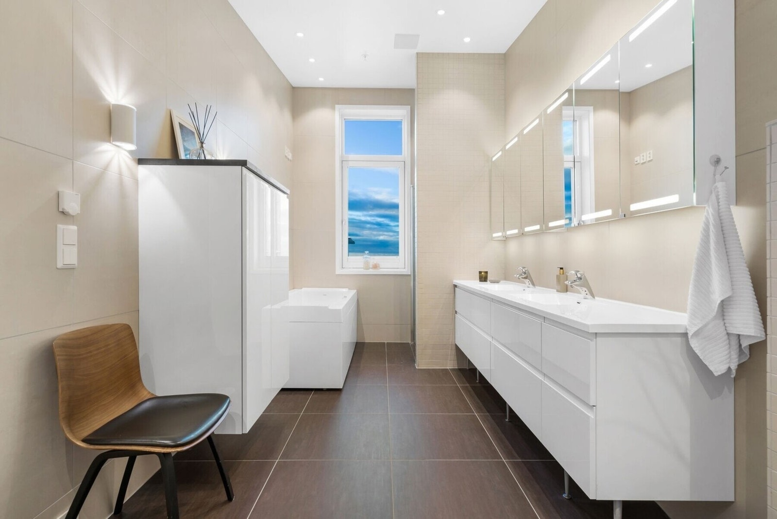 Hovedbadet er en velværeopplevelse i seg selv Galleribilde