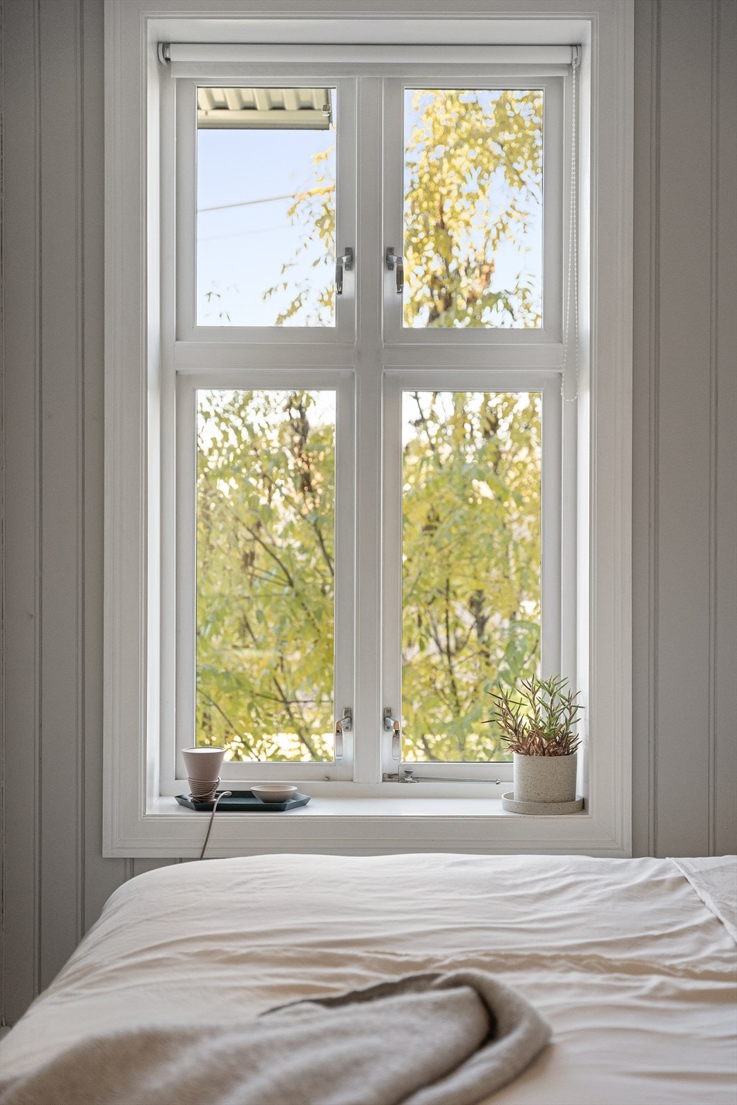 De store vindusflatene er en gjenganger i boligen. Galleribilde