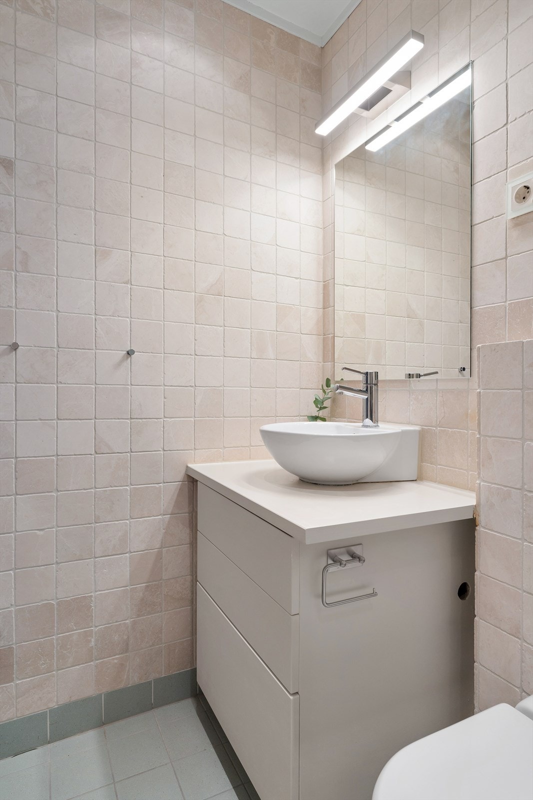 Varmekabler i gulv gir rommet et lunt preg. Galleribilde