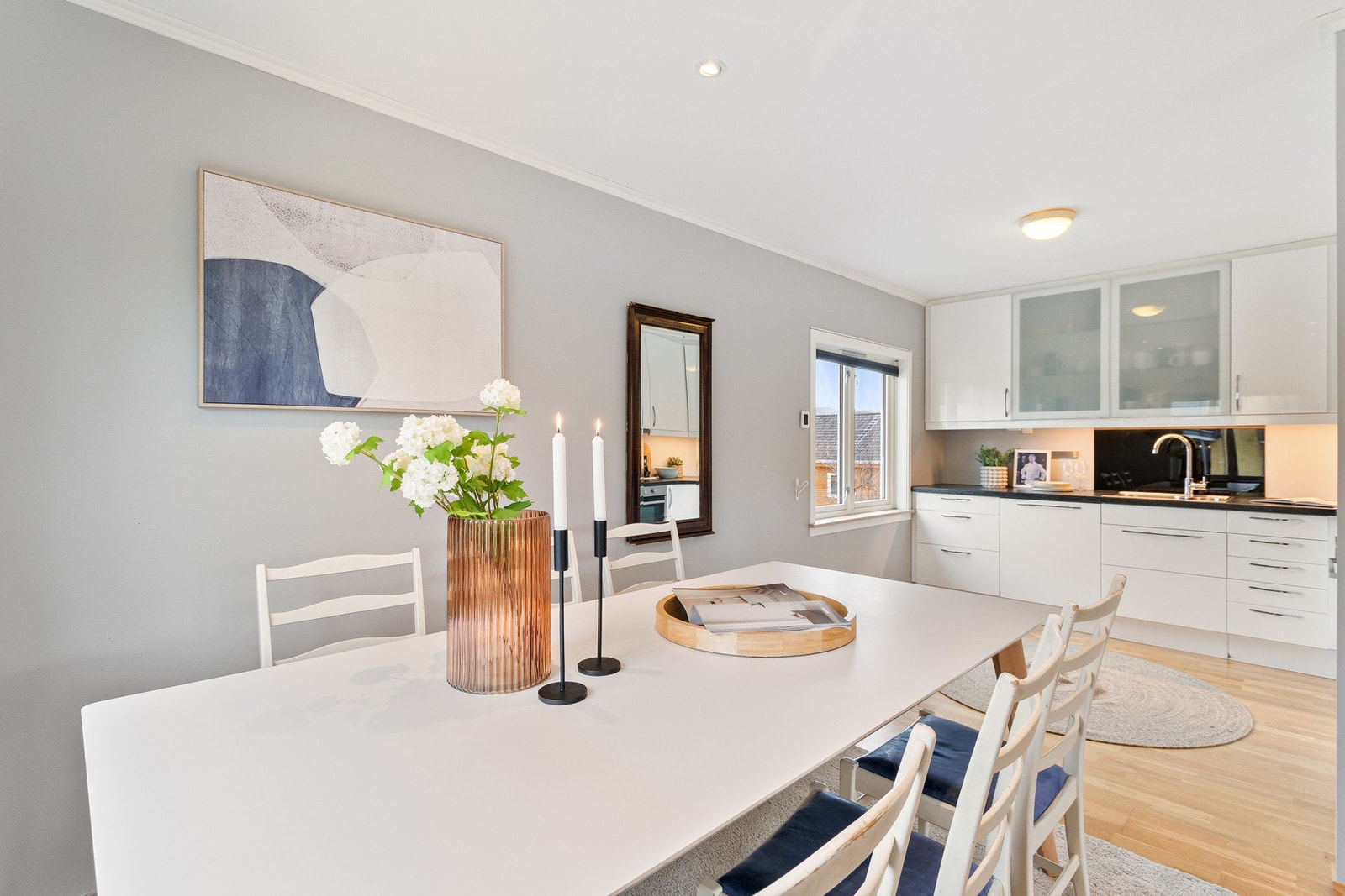 Her har man god plass til stor ønsket spiseseksjon. Galleribilde