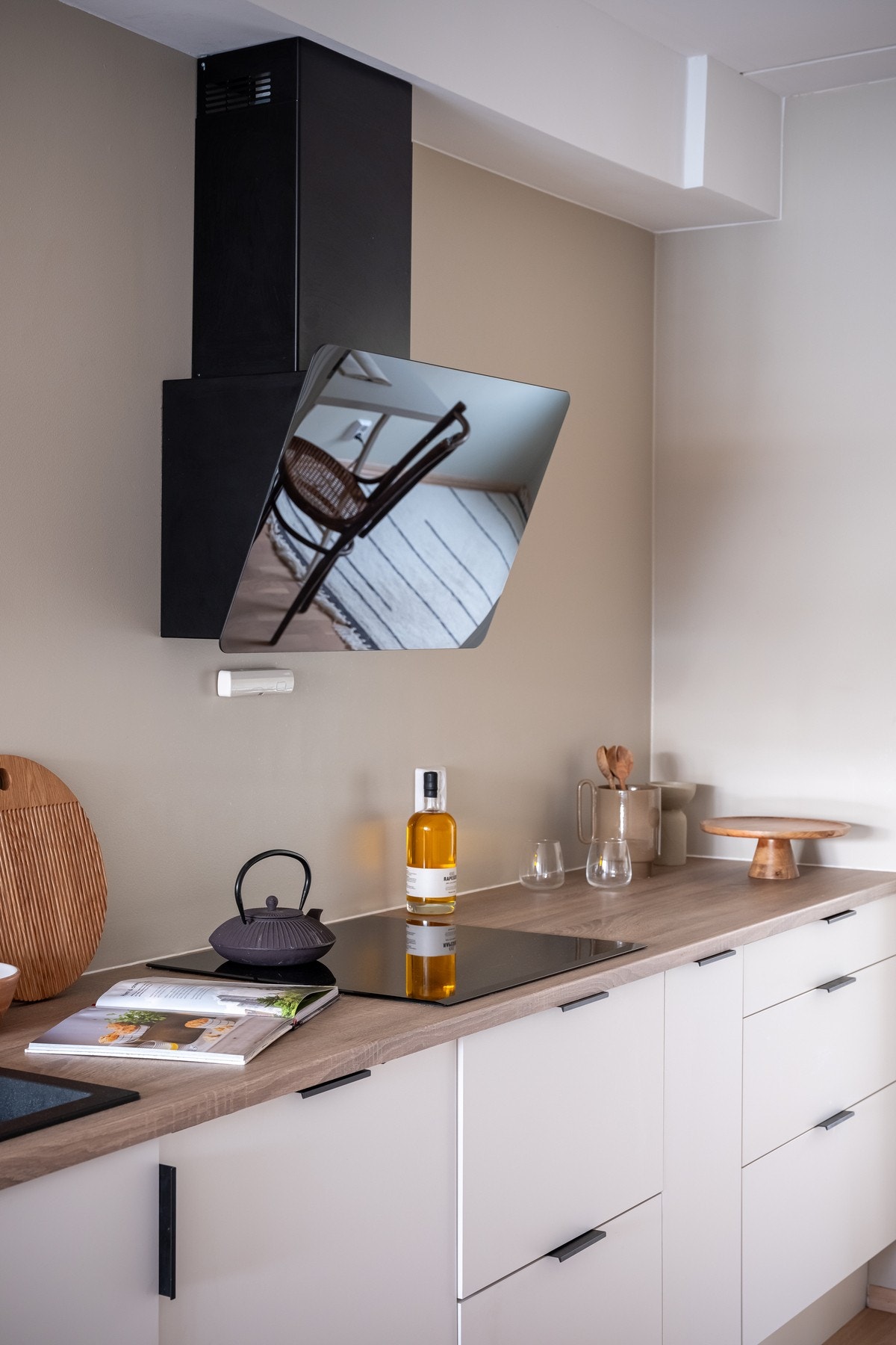 Fritthengende ventilator tilkoblet avtrekkskanal. Galleribilde
