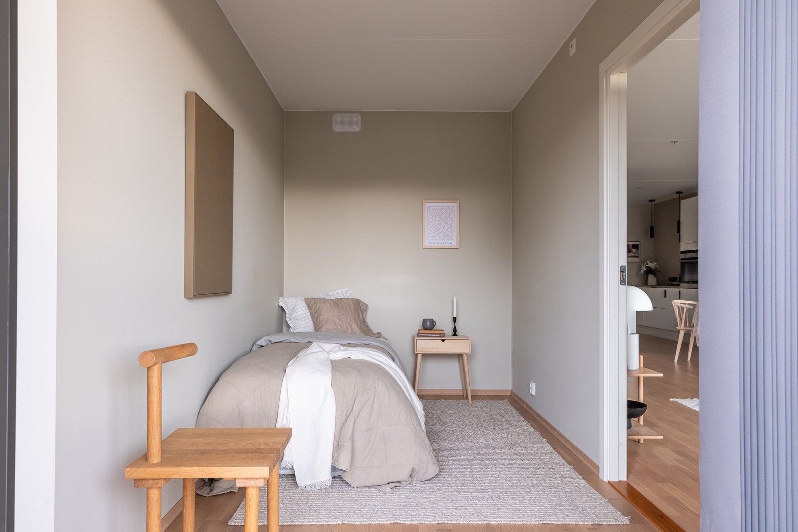 Soverom nr. 3 har adkomst via stue og er også av god størrelse. Galleribilde