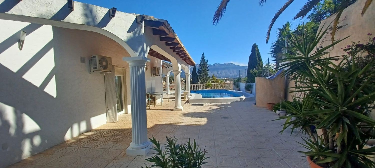 FRITTLIGGENDE HYTTE MED PRIVAT BASSENG I FOIA BLANCA, ALFAZ DEL PI Galleribilde