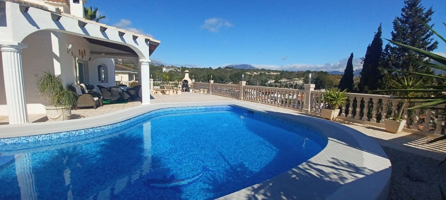 FRITTLIGGENDE HYTTE MED PRIVAT BASSENG I FOIA BLANCA, ALFAZ DEL PI Galleribilde