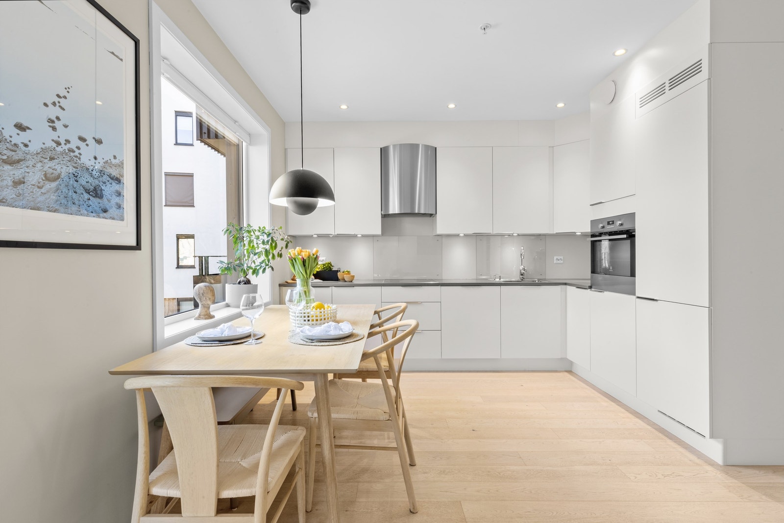 Godt med skap -og benkeplass Galleribilde