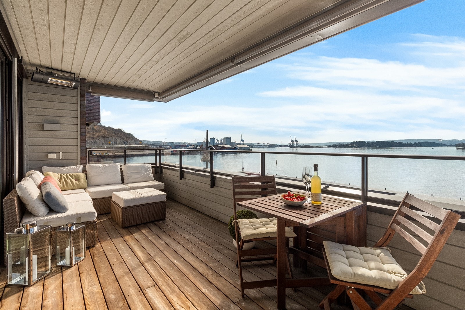 Her er det plass til forskjellig utemøblement, grill og beplantning. Galleribilde