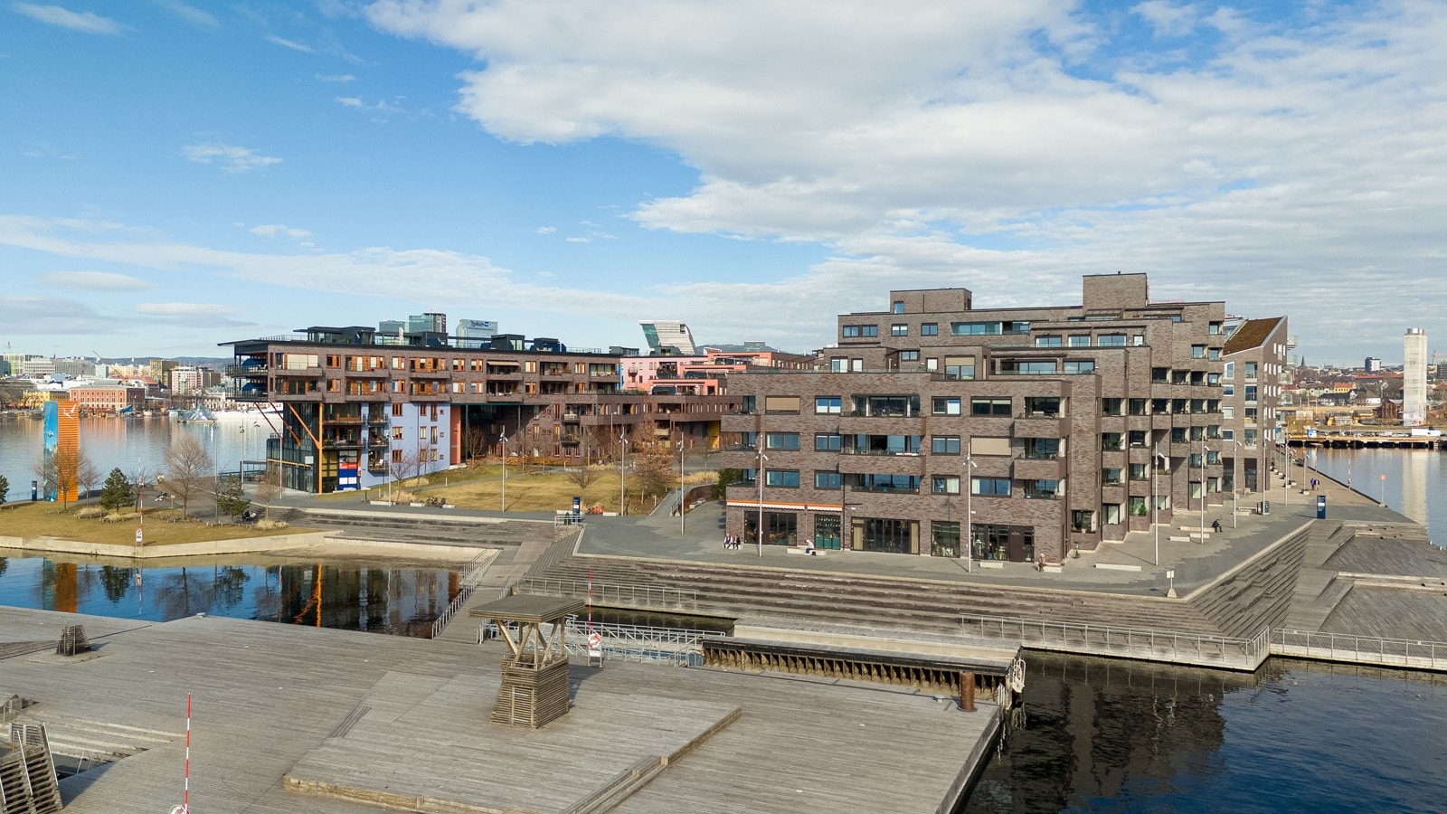Sameiet har flott arkitektur og pent opparbeidede fellesarealer. Galleribilde