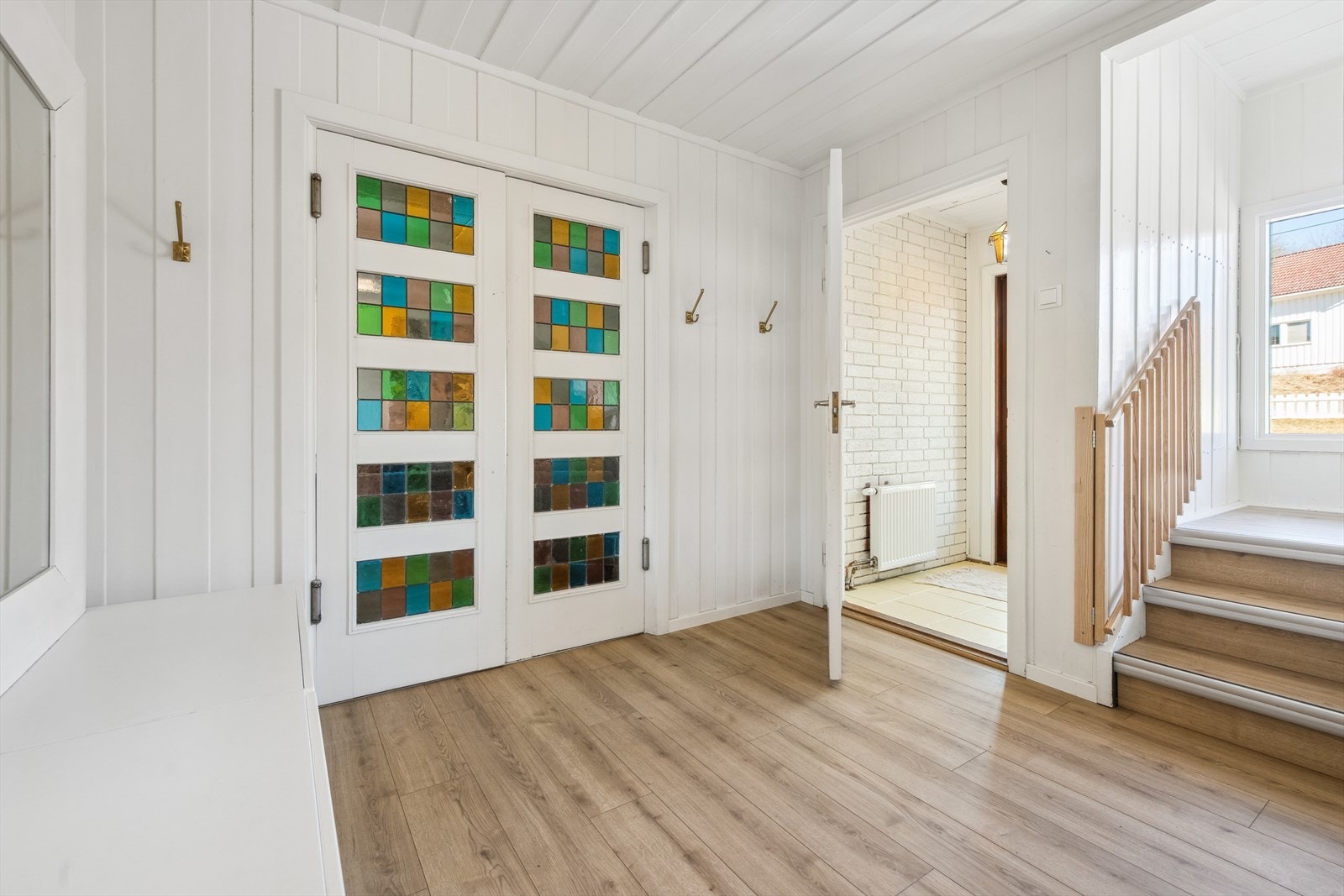 Eneboligen fra 1961 er mye oppgradert innvendig de siste to år, og fremstår som lys og innbydende. Galleribilde