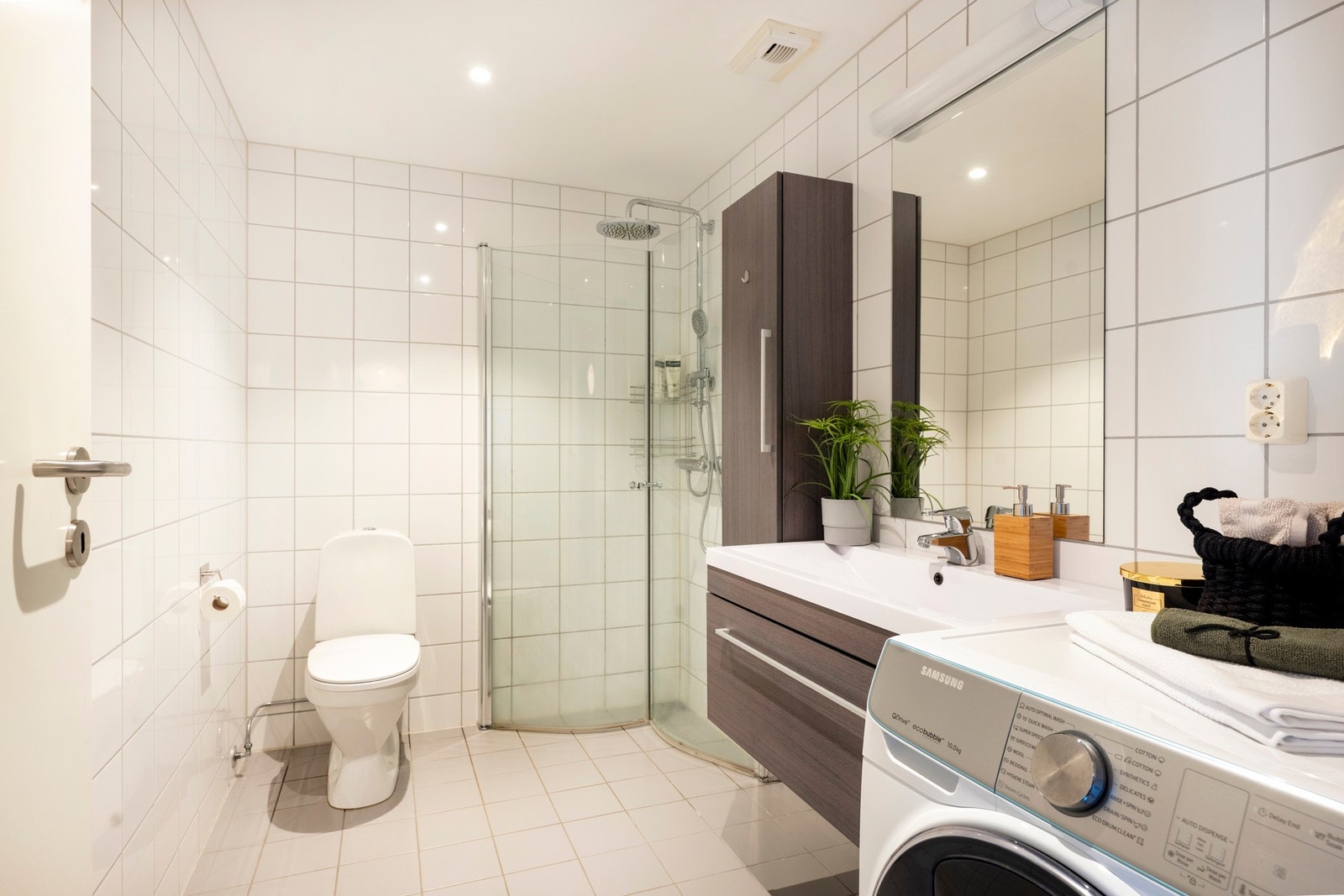 Pent bad med romslig plass. Galleribilde