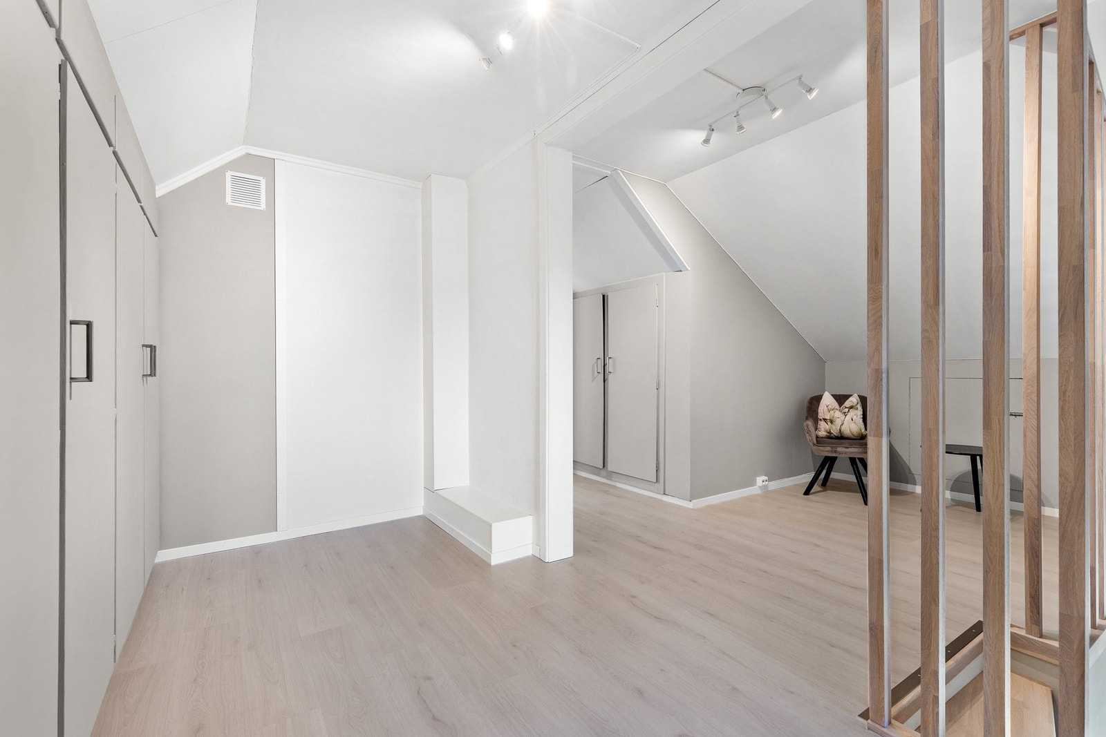 Loftsstue Galleribilde