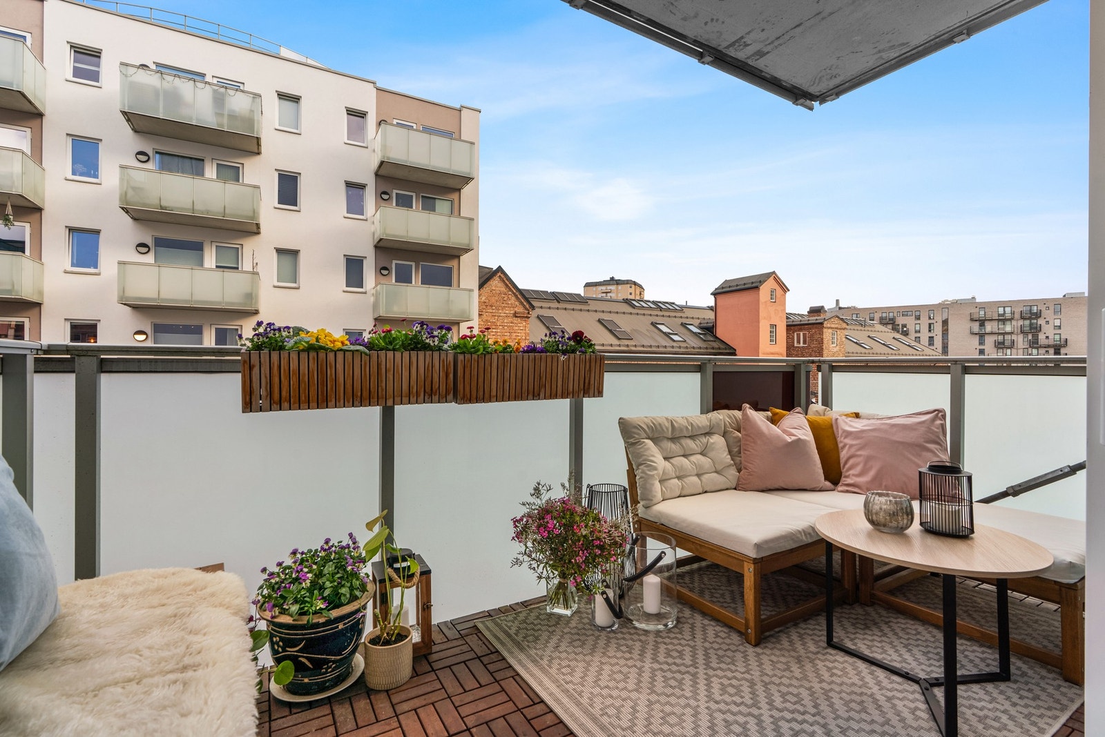 Balkongen er sydøstvendt på ca. 5,4 kvm Galleribilde