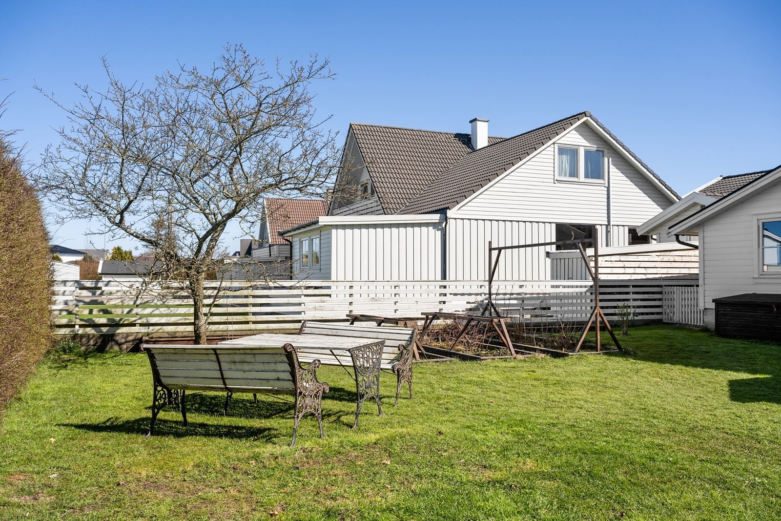 hagen er solrik og har god plass til både store og små. Galleribilde