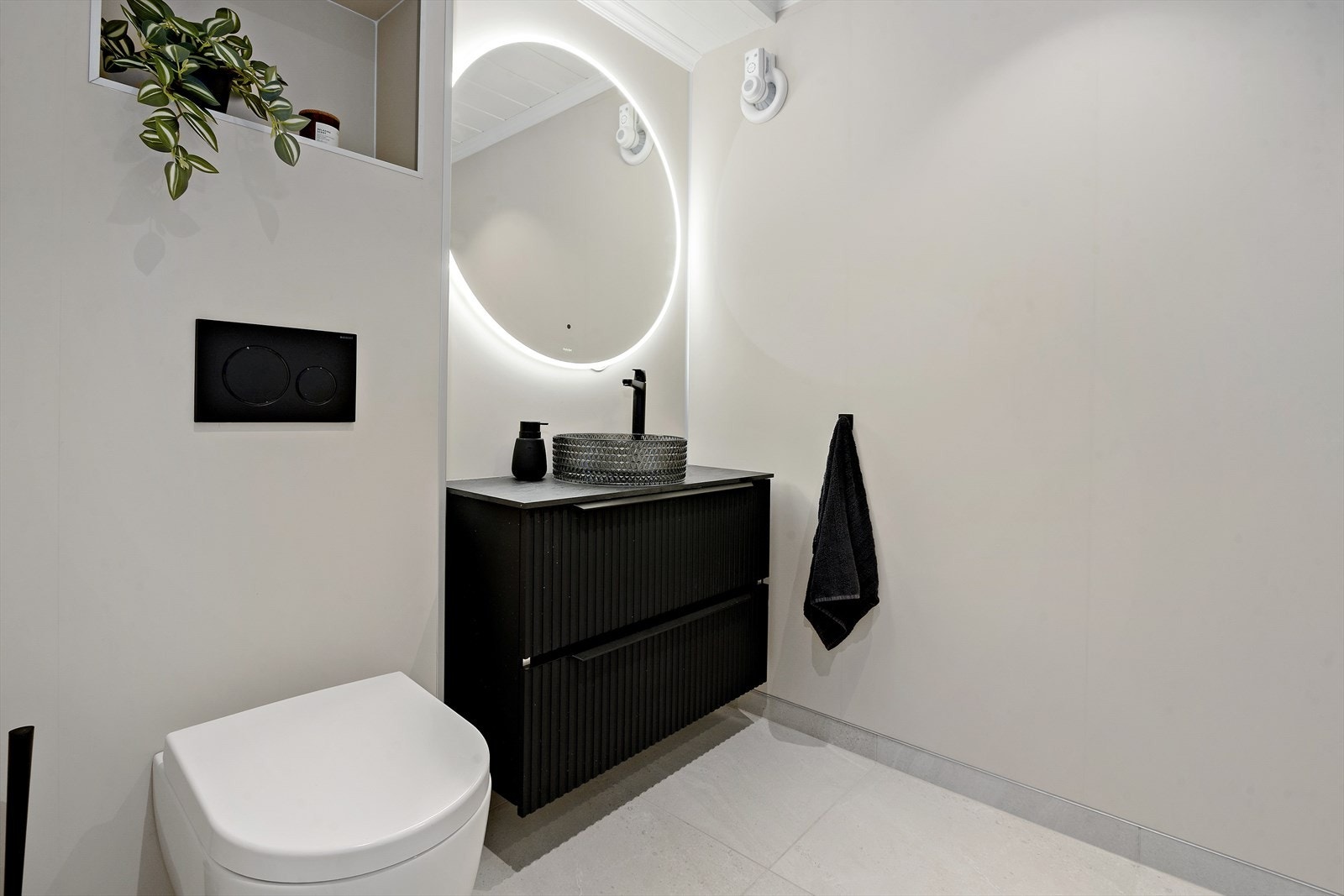 Lekkert, nytt bad i underetasjen. Galleribilde