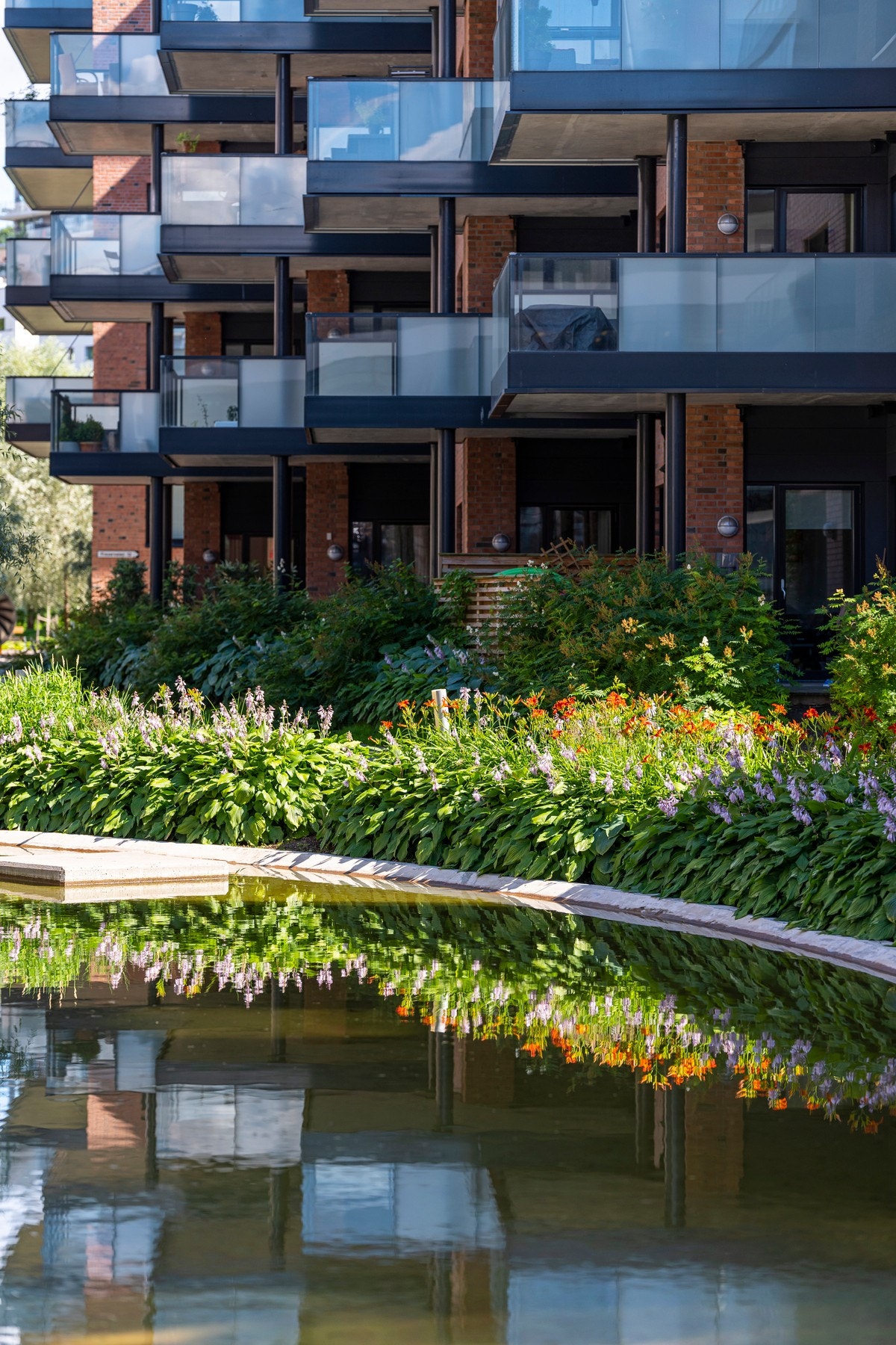 Vannspeilet i Kværnerbyen renner rett utenfor leiligheten- Galleribilde