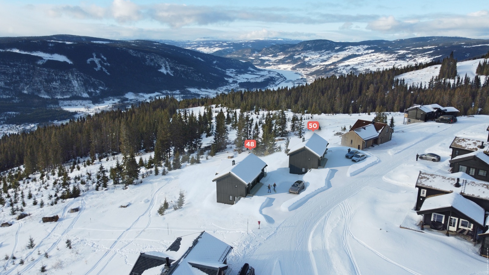 Feltet ligger flott til i lia med optimale solforhold og med umiddelbar nærhet til tilfartsløyper Galleribilde
