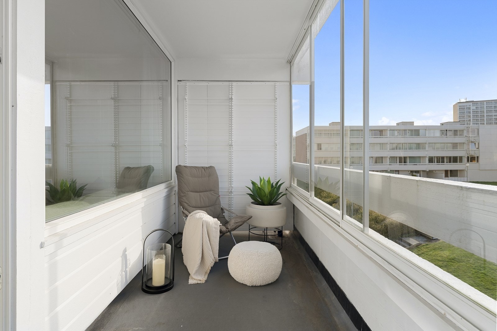 - Balkongen har også blitt brukt til å tørke klær - Galleribilde