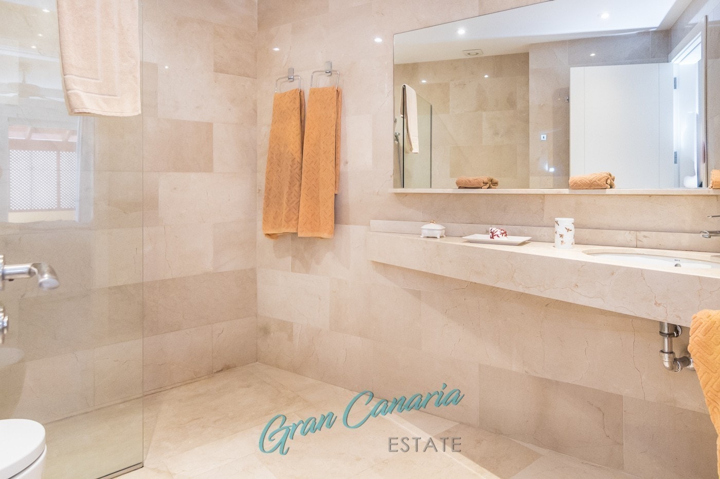 Baderom er tilknyttet soverommene Galleribilde