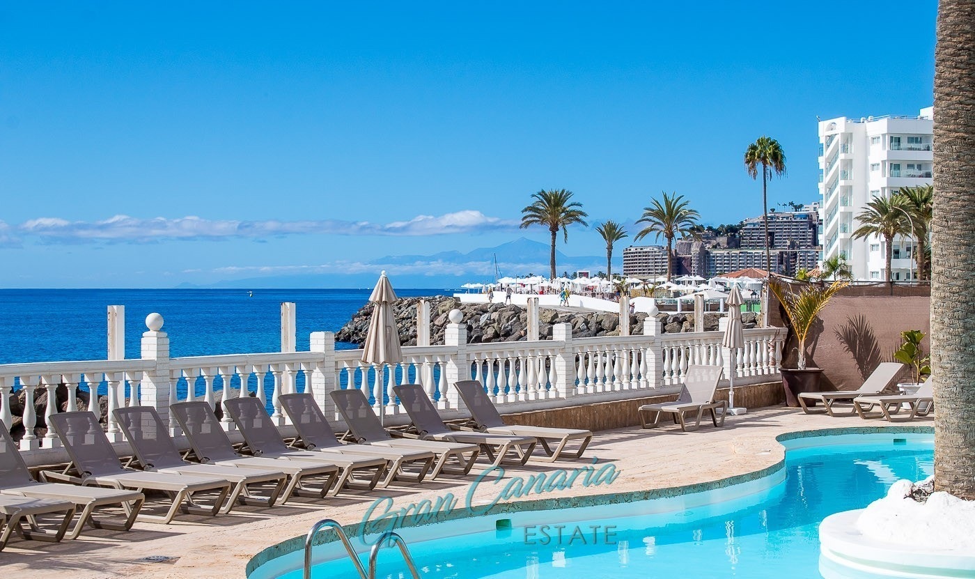 Anlegget ligger ved havet. Inngangsport fra Strandpromenaden Galleribilde