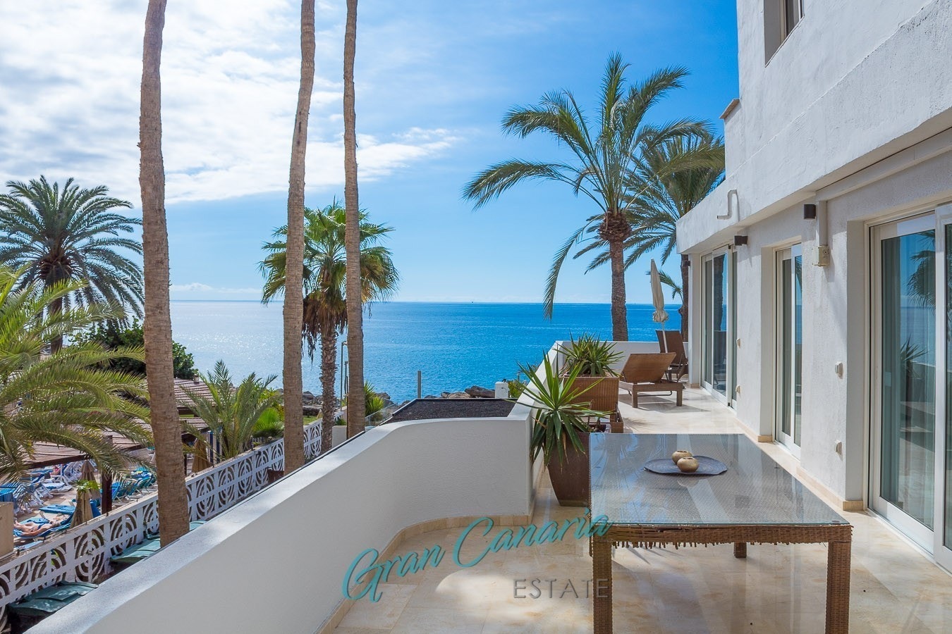 Litt av leilighetens store terrasse Galleribilde