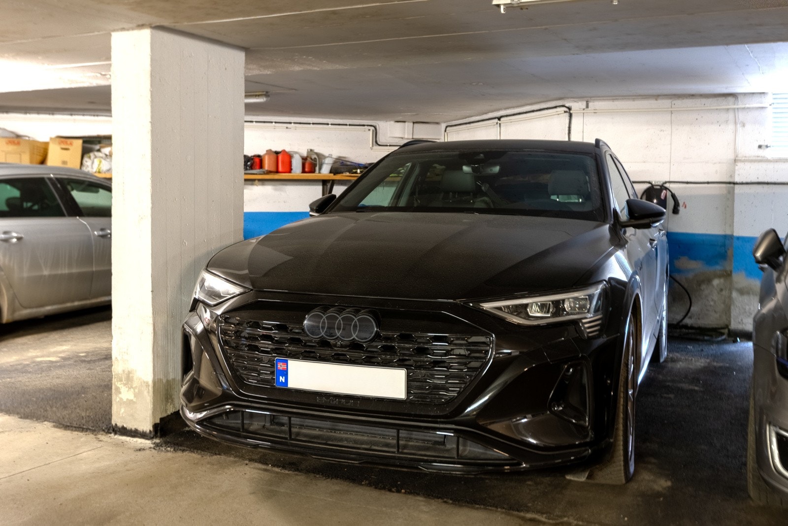 Det medfølger en parkeringsplass med elbillader i felles garasje. Galleribilde
