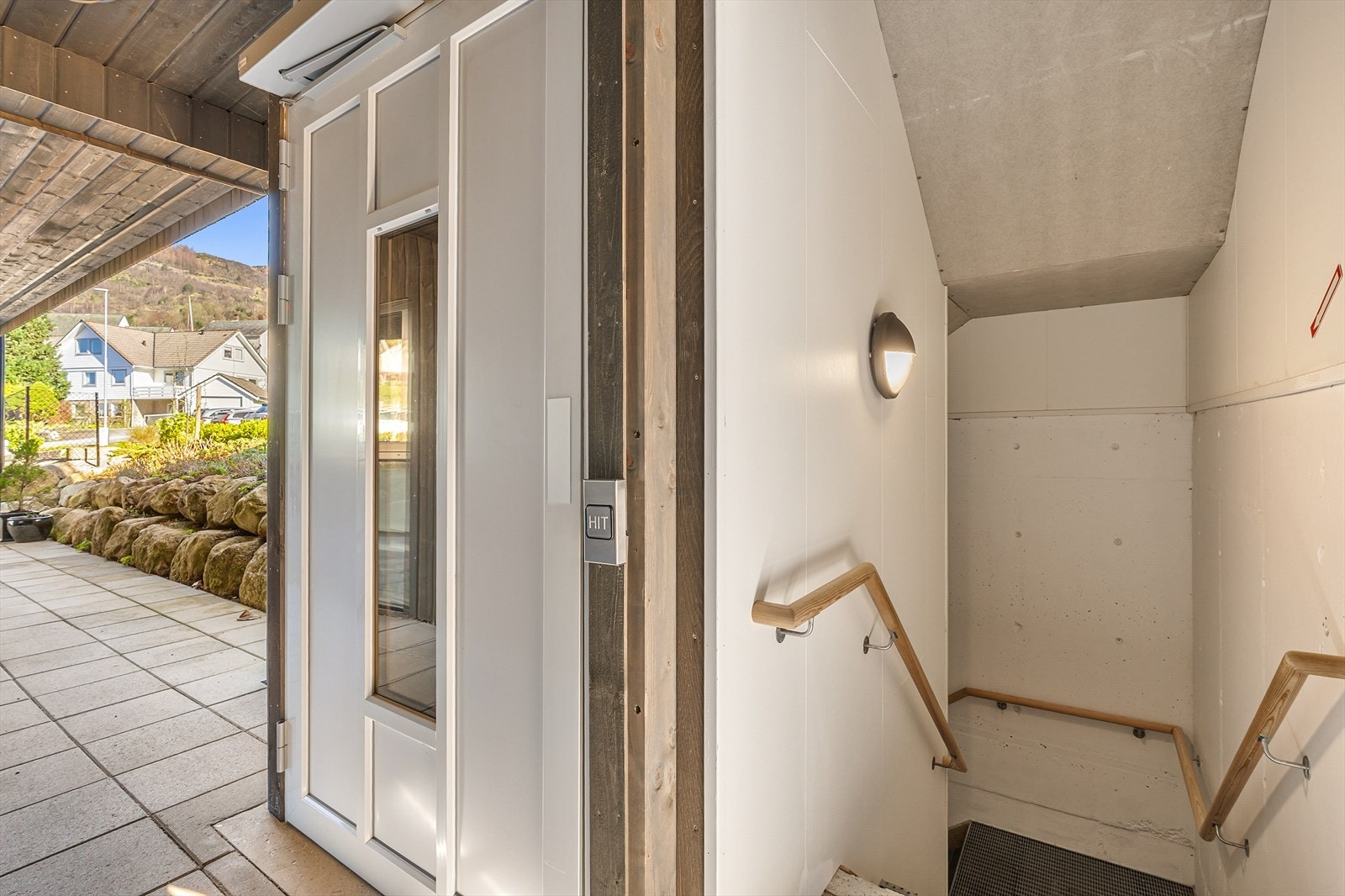 Gang m/trapper og heis Galleribilde