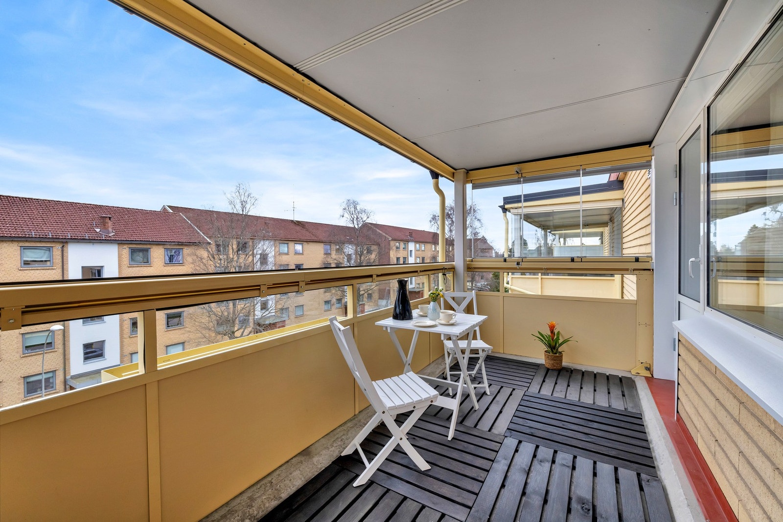 Sydvendt innglasset balkong på hele 11 m². Galleribilde