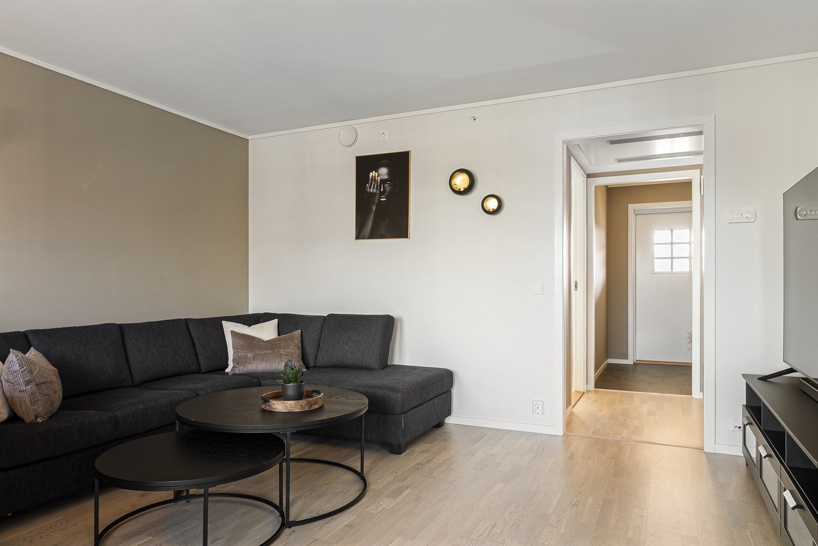 Sameiet har kollektiv avtale om leveranse av TV/bredbåndstjenester som er inkludert i felleskostnadene. Galleribilde