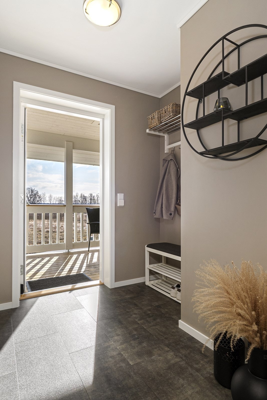 Nisje som praktisk lar seg innrede med skyvedør eller garderobeskap. Galleribilde