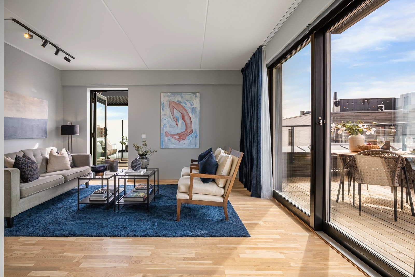 I bygg fra 2020 har du en god og moderne standard gjennom hele boligen. Galleribilde