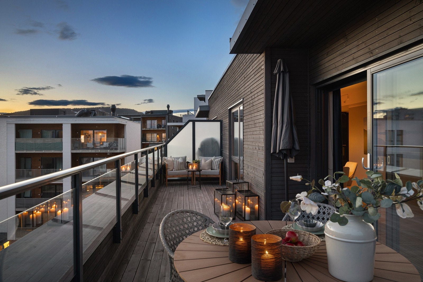 Kveldsbilde fra takterrassen. Galleribilde