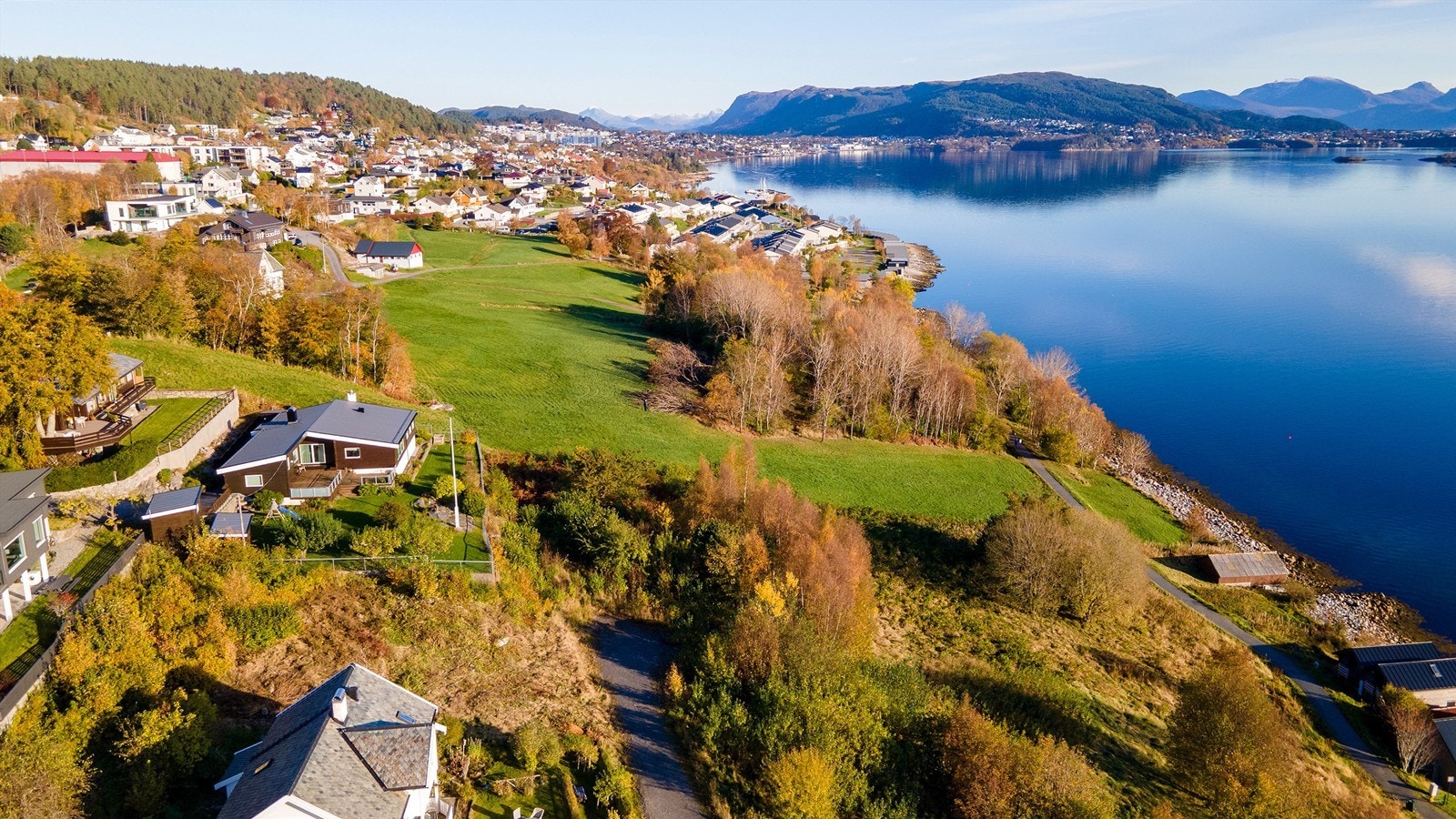 Sjønær og nydelig beliggenhet Galleribilde