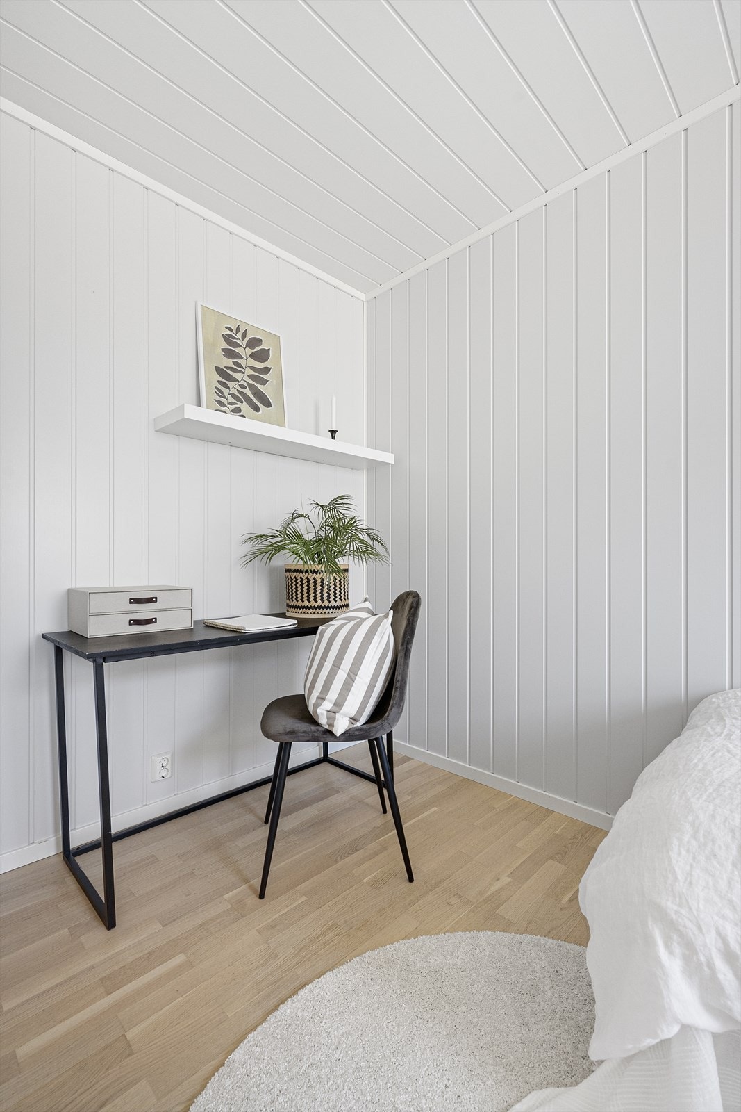 Kontorplass på soverommet. Galleribilde