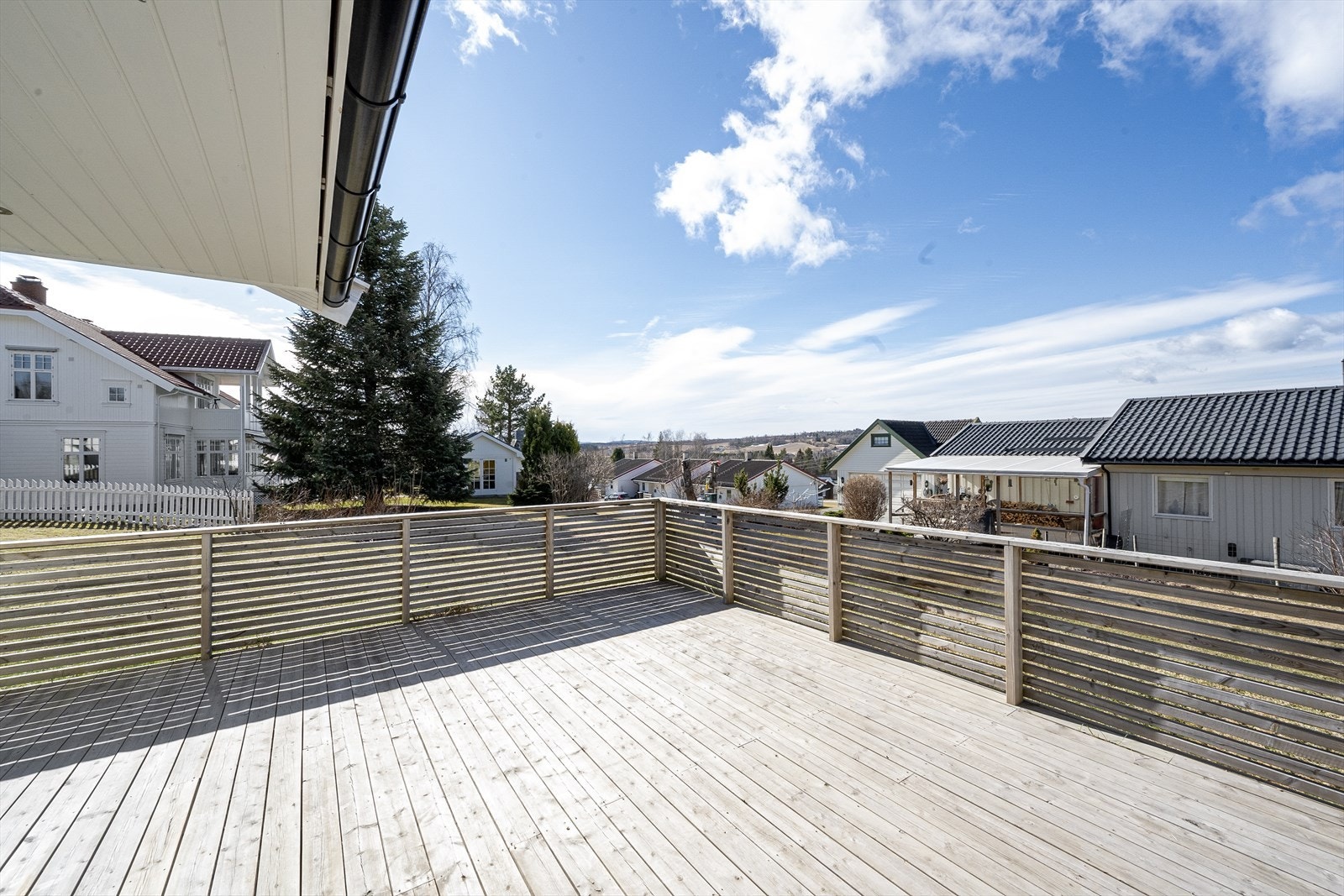 God plass for møblering utendørs. Galleribilde