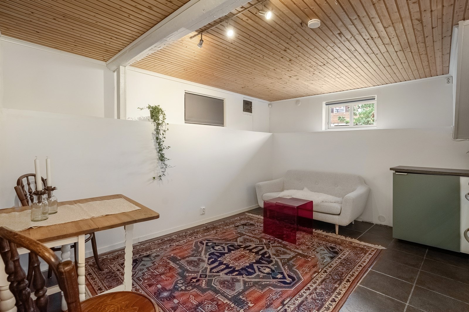 Rom i gammel del benyttet til stue Galleribilde