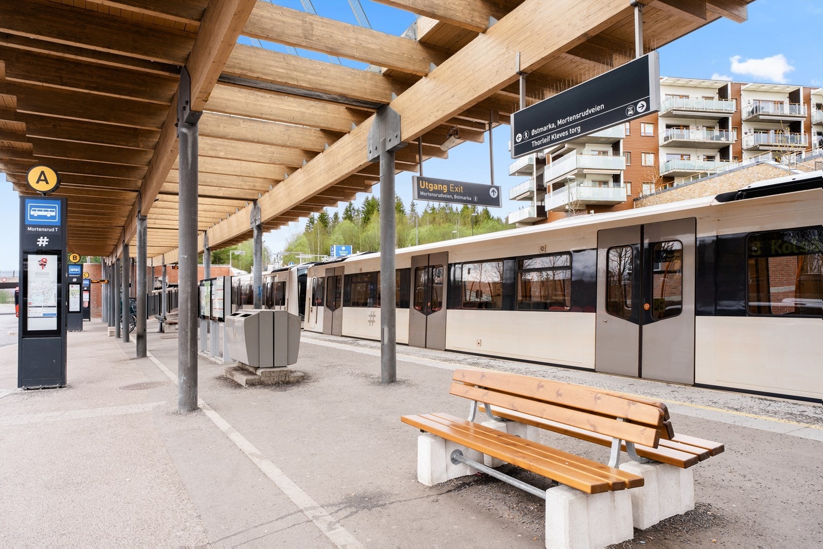 Mortensrud t-bane. Galleribilde