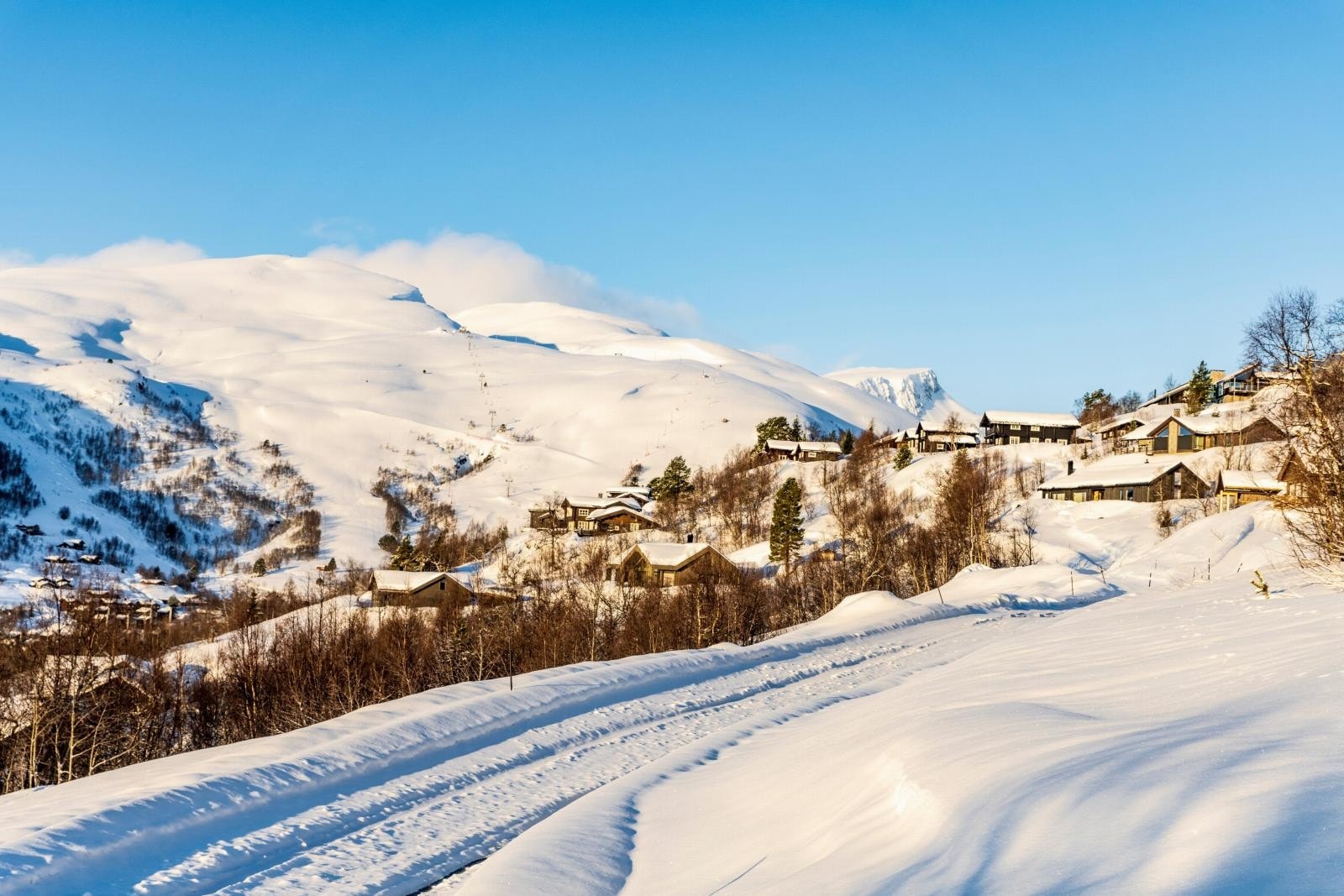 Her har man en stor og fin hyttetomt rett ved Strandafjellet Skisenter med et rikt tilbud for et aktivt friluftsliv. Galleribilde