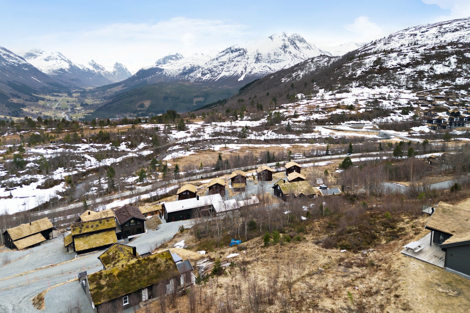 Velkommen til Hjellhaugmarka 25 - Presentert av Proaktiv ved Eiendomsmegler MNEF Julianne Sørheim. Galleribilde