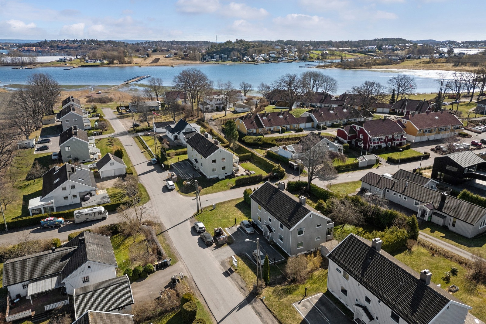Nøtterøy er kjent for sin vakre skjærgård og nydelige kyststi som går flere steder langs med fjorden Galleribilde