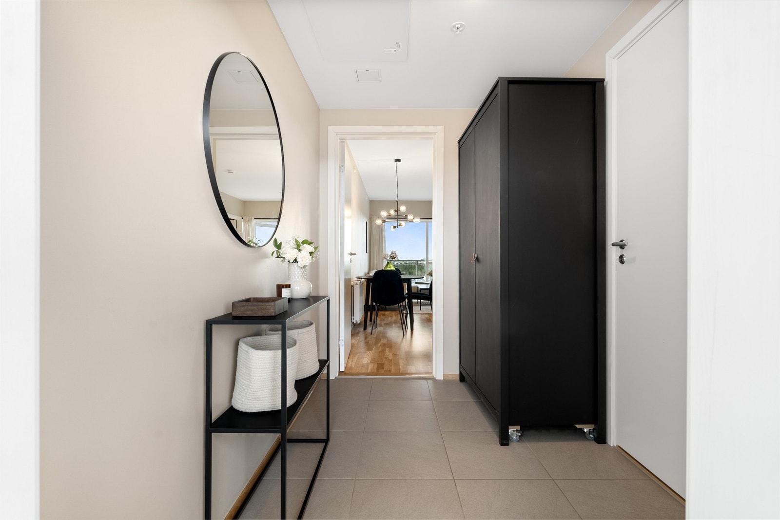 Leiligheten disponerer bod og p-plass i kjeller. Galleribilde