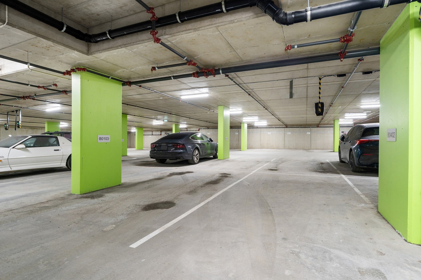 Egen parkeringsplass i parkeringskjeller. Galleribilde